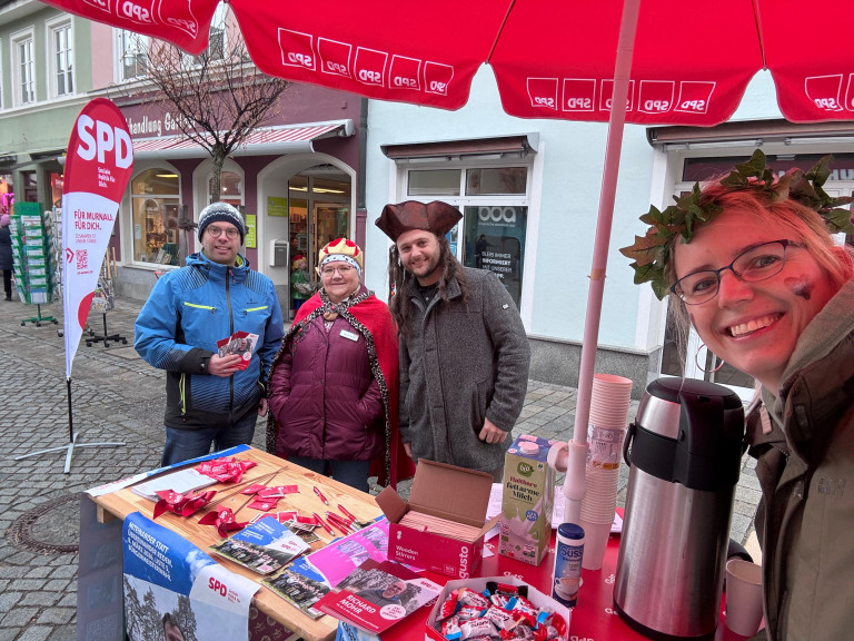 Lustig war's beim Faschingsstand in der Fußgängerzone